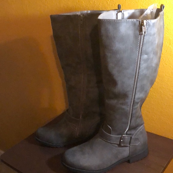 Shoes - Size 7.5 tall Grey boots cute with dresses, nwot or box never worn by just fab
